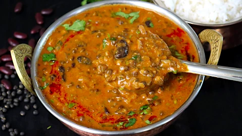 Dal Makhani Recipe That Pairs Perfectly with Fresh Chakki Rotis